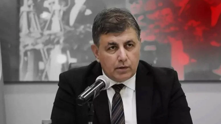 İZ Gazete Genel Yayın Yönetmeni Ümit Kartal, sosyal medya hesabında