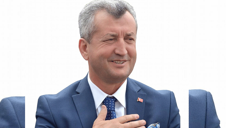 Eski Menemen Belediye Başkanı Tahir Şahin, Foça’da denize girdiği sırada