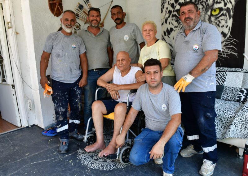 Çiğli Belediyesi, ihtiyaç sahibi vatandaşların yanında olmayı sürdürüyor. Şirintepe Mahallesi’nde