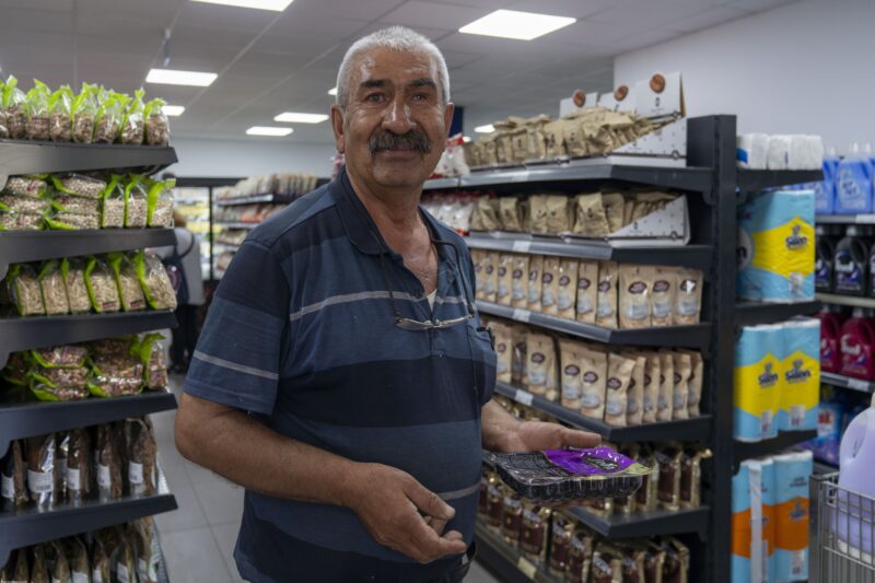 İzmir Büyükşehir Belediyesi’nin halkı sağlıklı, ucuz ve güvenli gıdayla buluşturmak