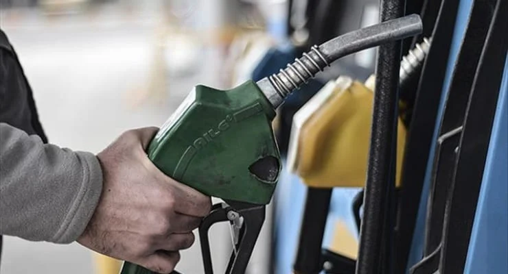 Brent petrol fiyatlarındaki dalgalanmalar ve küresel gelişmeler, akaryakıt fiyatlarında yeni