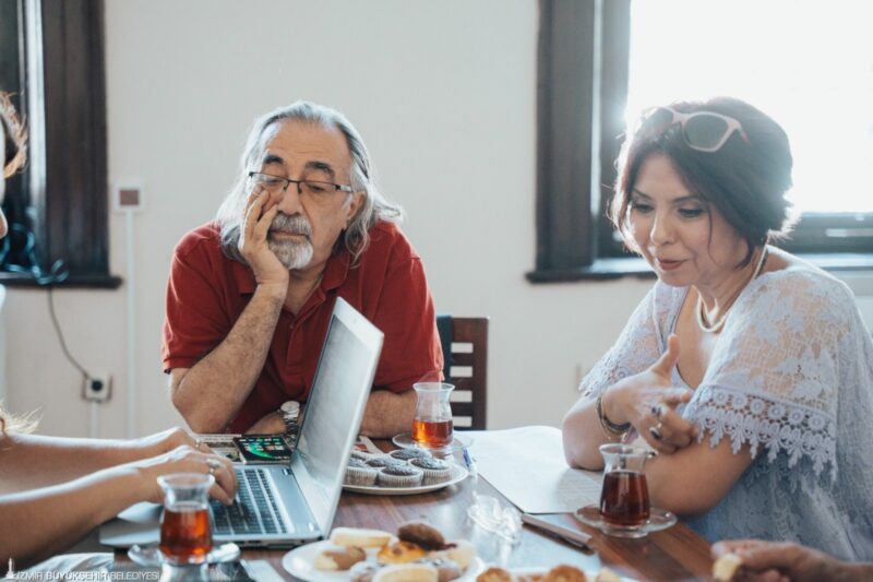 İzmir Büyükşehir Belediyesi tarafından düzenlenen “Edebiyat Yolculuktur” temalı Şiir, Öykü