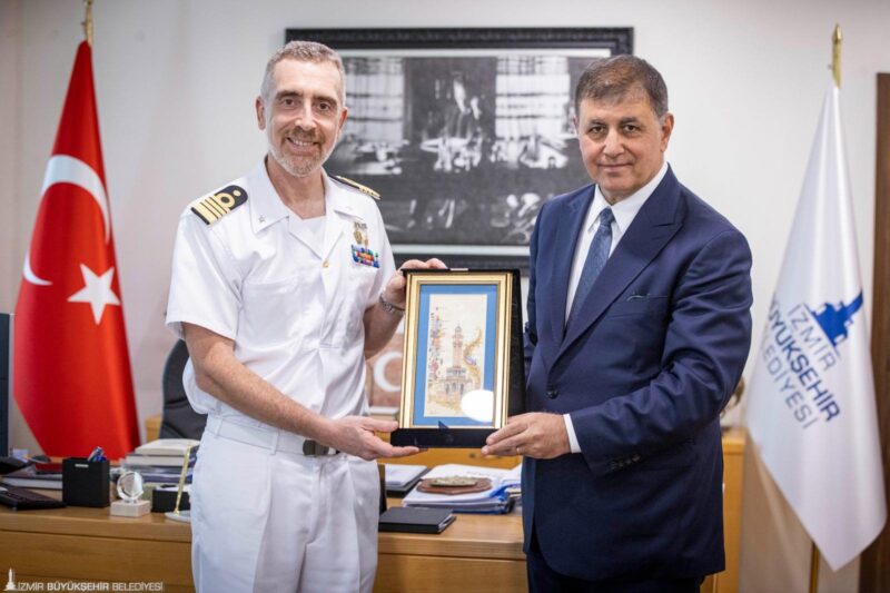 
İzmir Büyükşehir Belediye Başkanı Dr. Cemil Tugay, İtalyan Donanması’na ait
