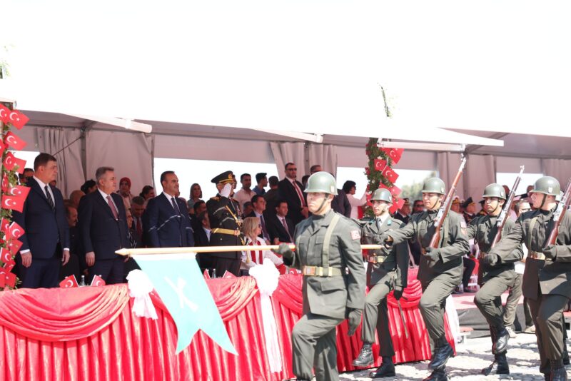 30 Ağustos Zafer Bayramı, tüm yurtta olduğu gibi İzmir’de de