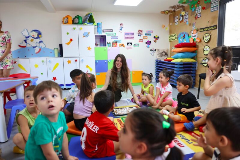 Çeşme Belediye Başkanı Lâl Denizli, Reisdere Mahallesi’ndeki Yuvamız Çeşme kreşini