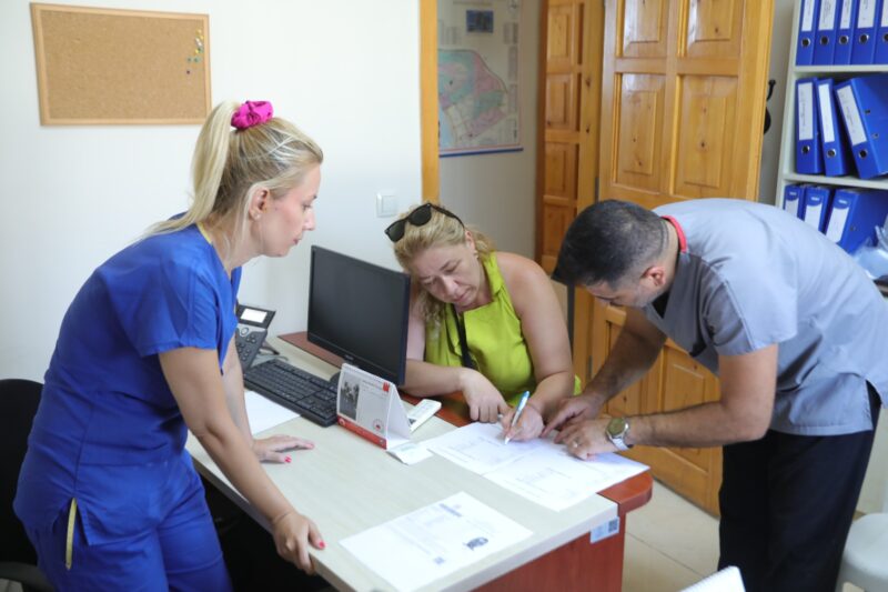Bayraklı Belediyesi, sahipsiz sokak hayvanlarına yönelik donanımlı rehabilitasyon merkezleriyle hizmet
