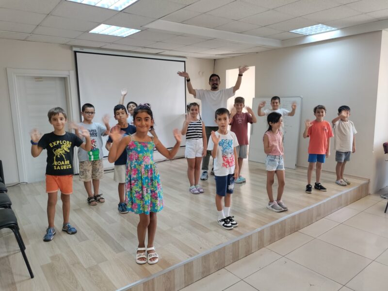 Çiğli Belediyesi, Ağustos ayında da kültür, sanat ve eğlenceyi mahallelere