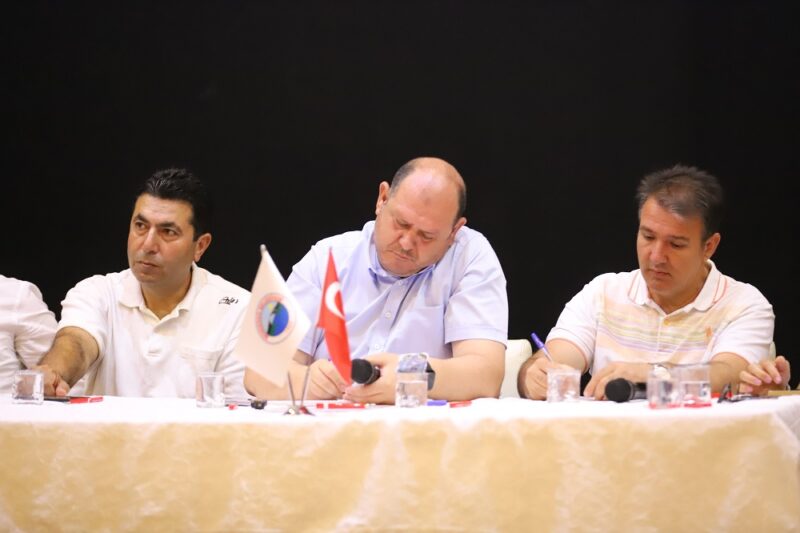 Menderes Belediyesi, ilçedeki Sivil Toplum Kuruluşları (STK) ile bir araya