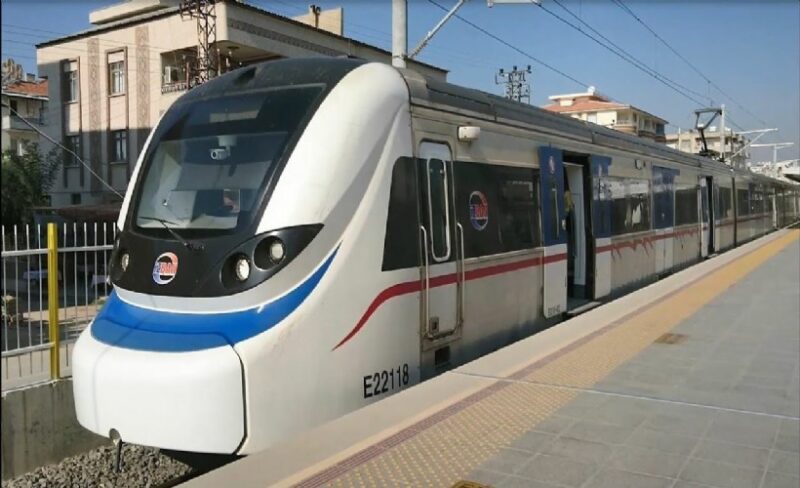 İzmir’in en önemli toplu ulaşım araçlarından biri olan İZBAN, 94.
