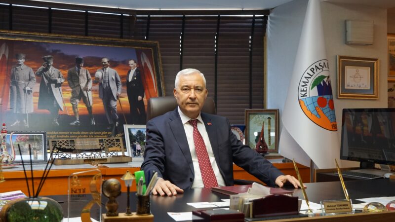 Kemalpaşa Belediye Başkanı Mehmet Türkmen, 30 Ağustos Zafer Bayramı’nın 103’ncü