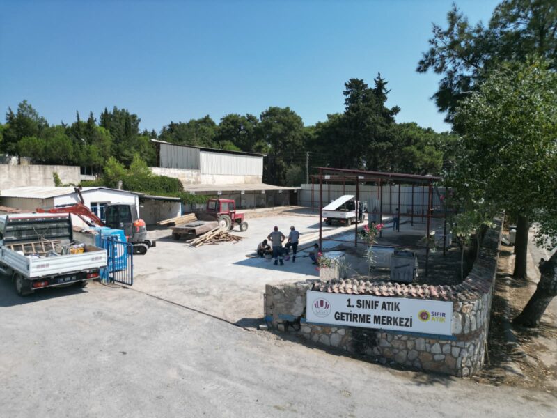 Urla’da çevre bilinci inşa edilen Atık Getirme Merkezi ile, mahalle