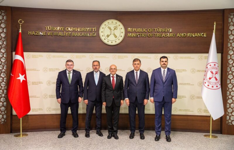 ‘’Şehrimizin önceliklerini ve ihtiyaçlarını istişare ettiğimiz verimli görüşme gerçekleştirdik’’
AK Parti