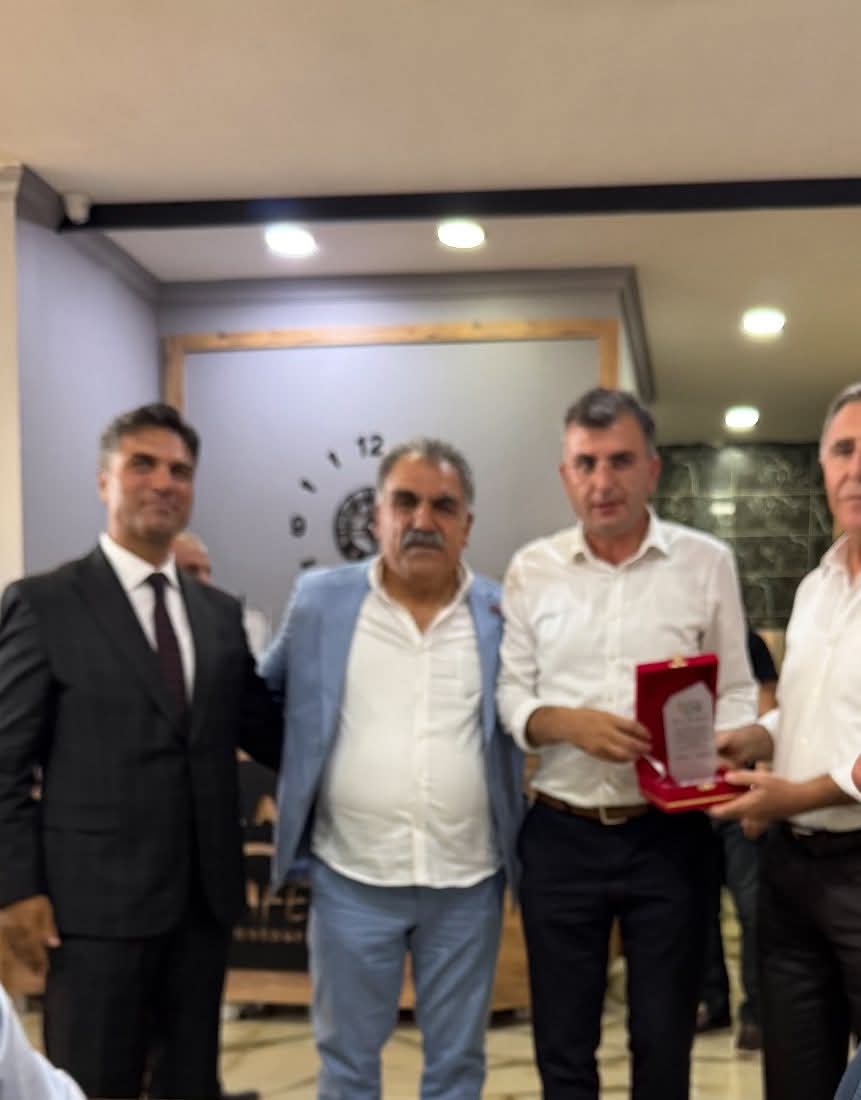 Erzurum’un Hınıs ilçesinde düzenlenen Bal ve Kuru Fasulye Festivali, geniş