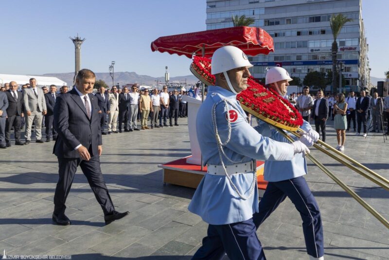 
İzmir Büyükşehir Belediye Başkanı Dr. Cemil Tugay, Zabıta Teşkilatı’nın, 199’uncu