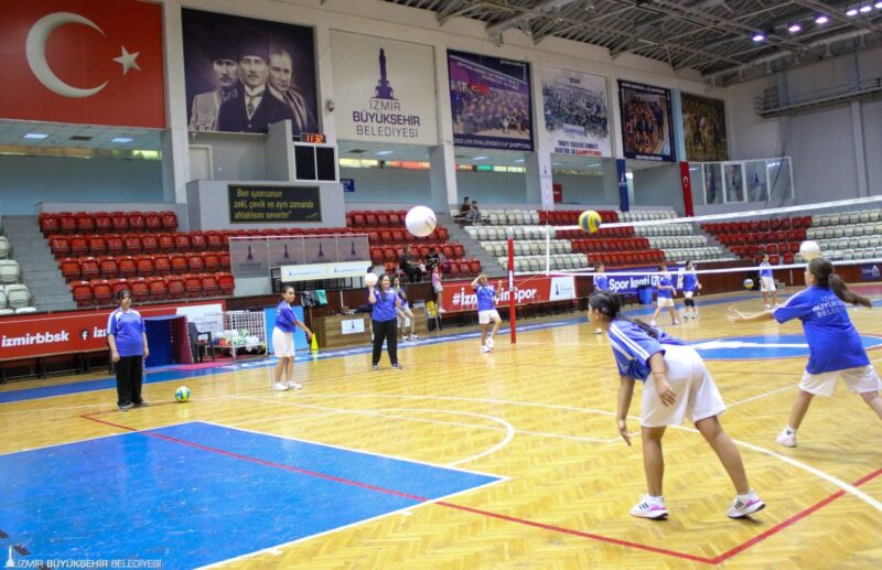 İzmir Büyükşehir Belediyesi’nin spor okullarında kış dönemi 22 Eylül’de başlıyor.