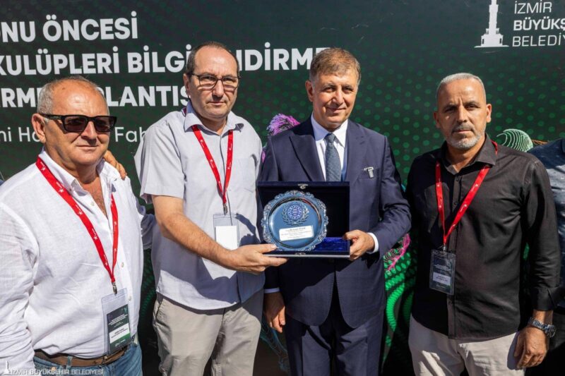 İzmir Büyükşehir Belediye Başkanı Dr. Cemil Tugay, amatör spor kulüplerinin