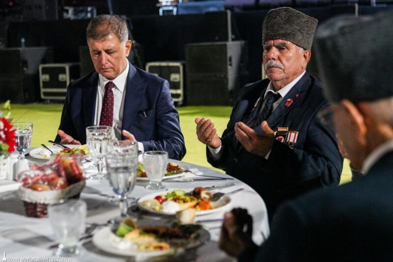 
İzmir Büyükşehir Belediye Başkanı Dr. Cemil Tugay, 19 Eylül Gaziler