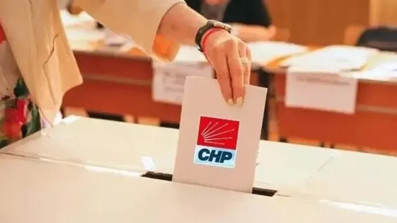 CHP’de bugün 3 ilçede sandıklar kurulacak. Bergama’da tek adaylı seçim