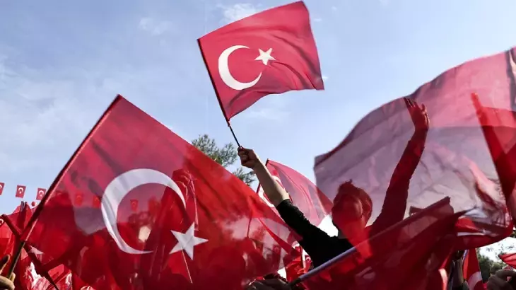 İzmir’in düşman işgalinden kurtuluşunun 103. yıldönümü kapsamında kutlamalar başladı.
