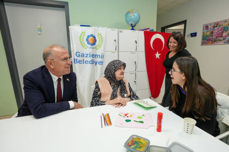 
Gaziemir Belediyesi’nin Alzheimer Demans Danışma ve Dayanışma Merkezi’nde verdiği hizmetlerle