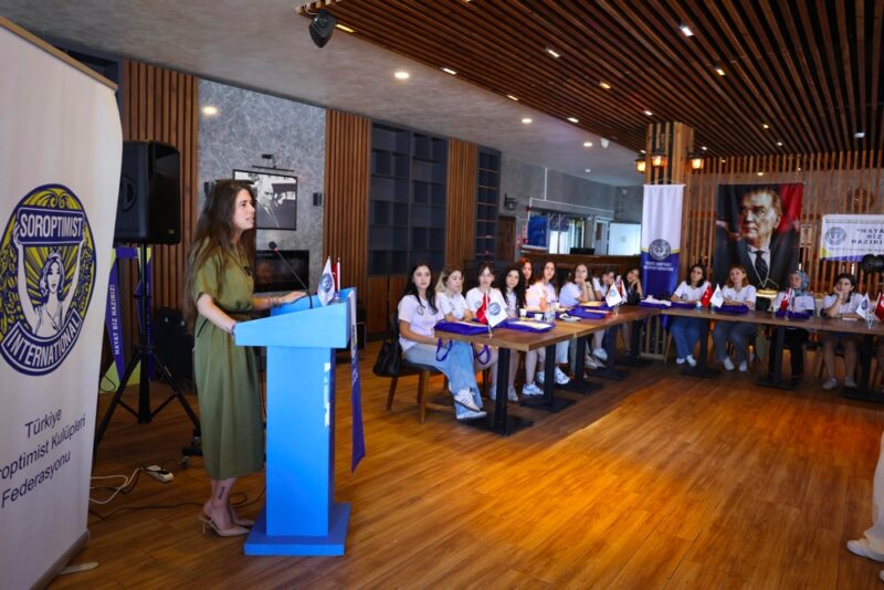 Türkiye Soroptimist Kulüpleri Federasyonu tarafından düzenlenen TSKF Gençlik ve Liderlik Kampı ’25, Çeşme Belediyesi’nin
