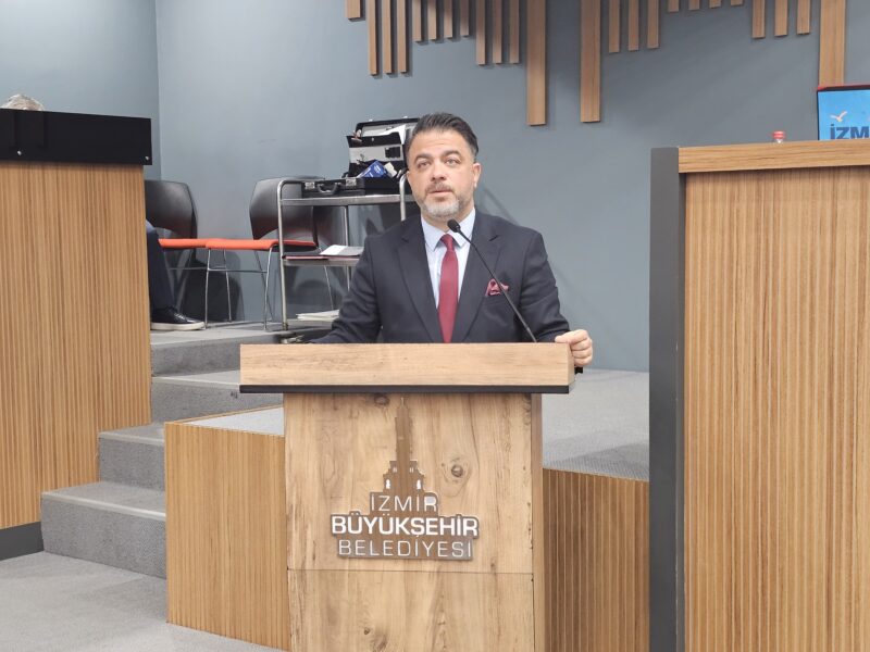 ‘’Önce Karşıyaka için sözünü verdiğiniz, Yeni Girne Bulvarı üzerindeki yaya