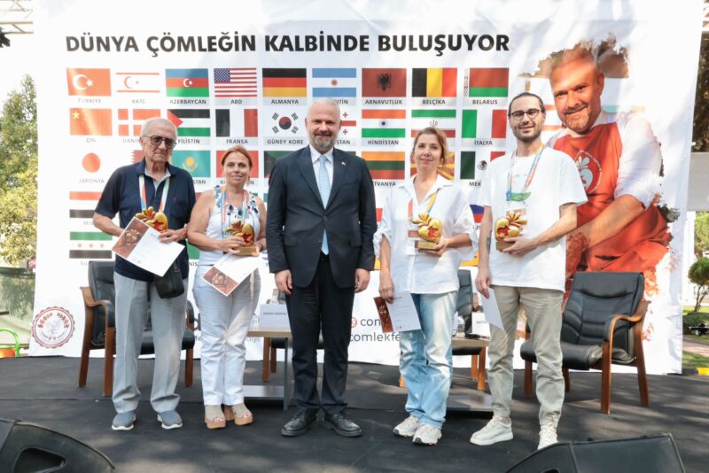 
Menemen Belediyesi Uluslararası Menemen Çömlek Festivali'nde açılış coşkusu yaşandı. 41