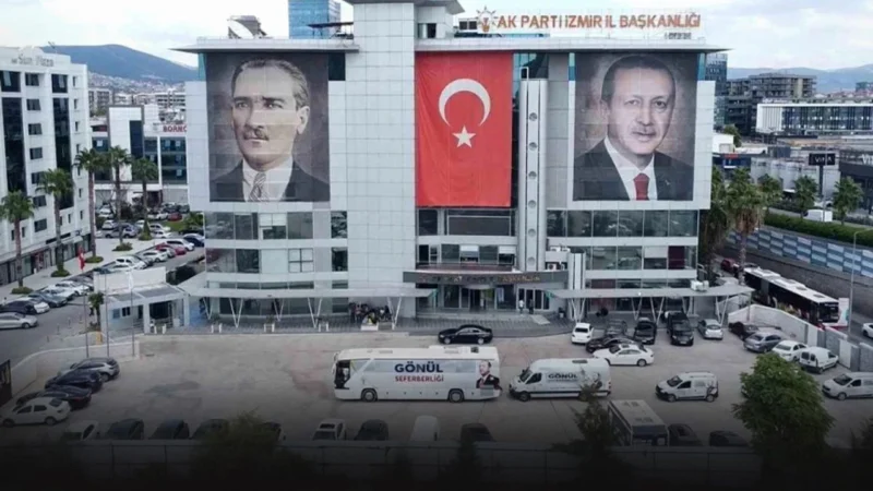 AK Parti teşkilatlarında yaşanan operasyon İzmir'e sıçradı. Foça, Kınık, Narlıdere,