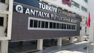 Antalya Büyükşehir Belediyesi’ne yönelik yürütülen “rüşvet” soruşturmasında gözaltına alınan 21