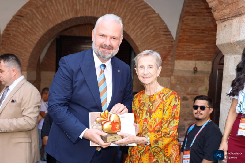 
Menemen Belediyesi 4. Uluslararası Menemen Çömlek Festivali, Hemhal Sanatsal Seramik