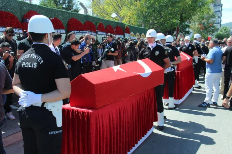 İzmir’in Balçova ilçesinde polis merkezine düzenlenen silahlı saldırıda şehit olan