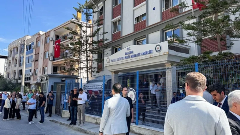 İzmir’in Balçova ilçesinde 16 yaşındaki B.Ç.’nin pompalı tüfekle polis merkezine