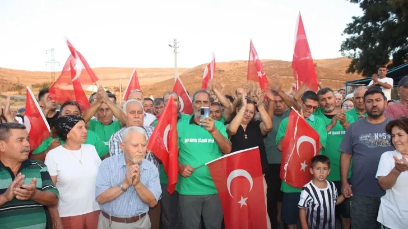 Harmandalı Çöp Tesisinin Danıştay kararıyla kapatılmasının ardından mahalle halkı derin