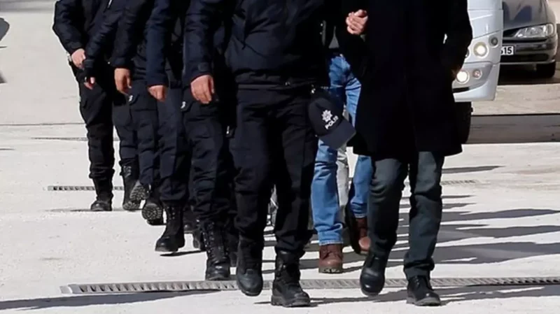 İçişleri Bakanı Ali Yerlikaya, sosyal medya hesabından yaptığı açıklamada, 25