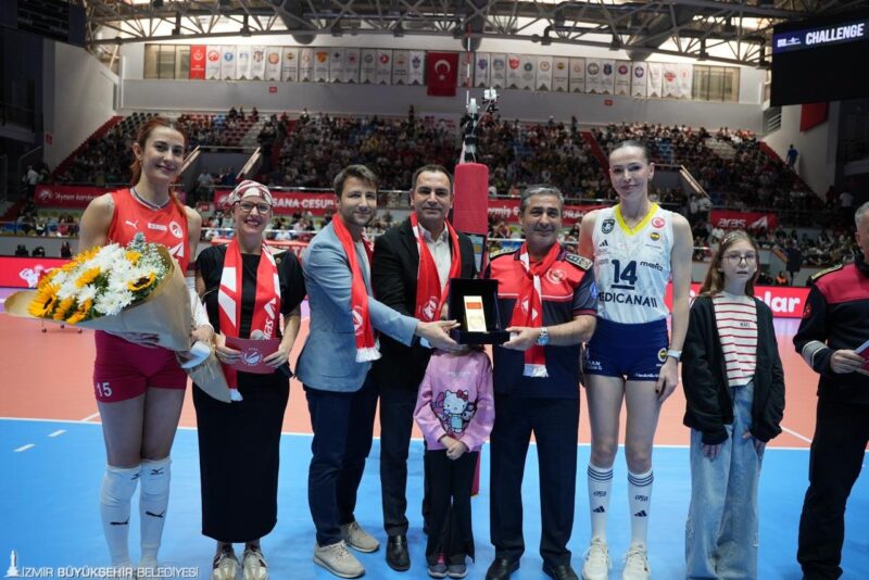Vodafone Sultanlar Ligi’nin ilk haftasında Fenerbahçe Medicana ile karşılaşan Aras