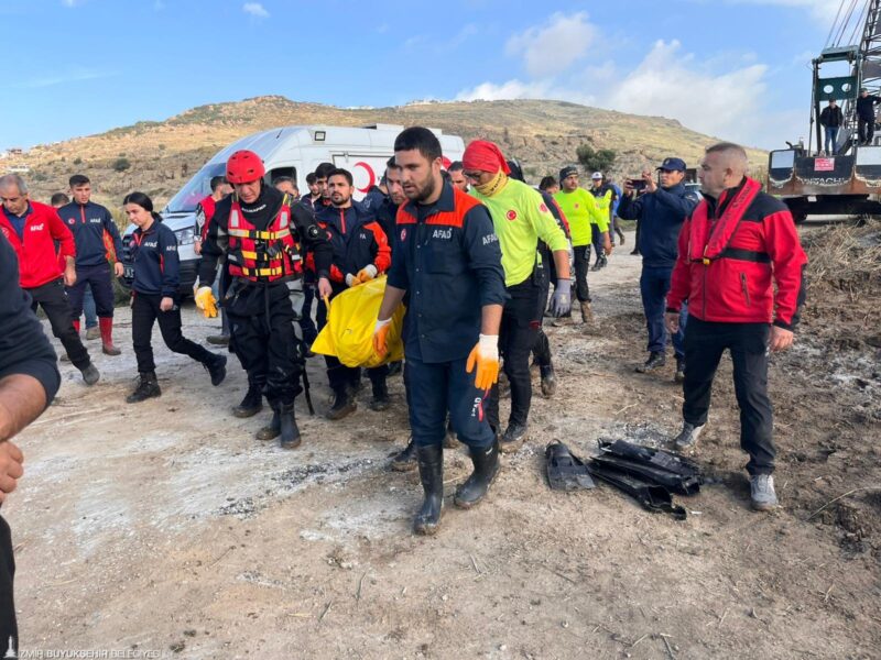 Foça'da perşembe günü meydana gelen aşırı yağışlarda sel sularına kapılarak