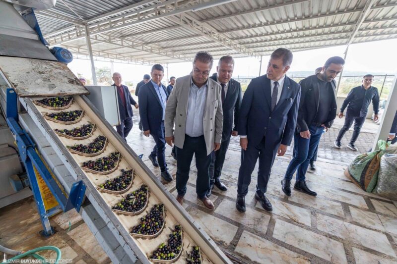 İzmir Büyükşehir Belediye Başkanı Dr. Cemil Tugay, Bademler Köyü Tarımsal