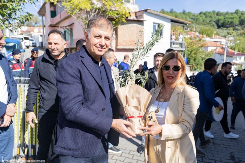 Torbalı Saipler Mahallesi’nde bu yıl 13.’sü düzenlenen Zeytin Festivali’ne katılan