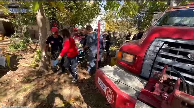 İzmir’in Ödemiş ilçesinde dengesini kaybederek yaklaşık 12 metre derinliğindeki kuyuya