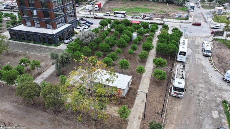 İzmir Büyükşehir Belediyesi’nin kentteki atıl alanları yeşil alana dönüştürme çalışmaları