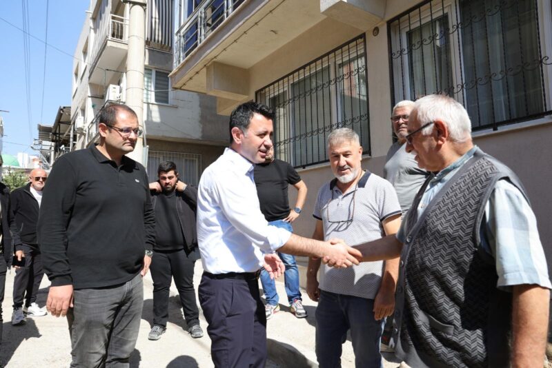 
Bayraklı Belediye Başkanı İrfan Önal, ilçede devam eden asfalt ve