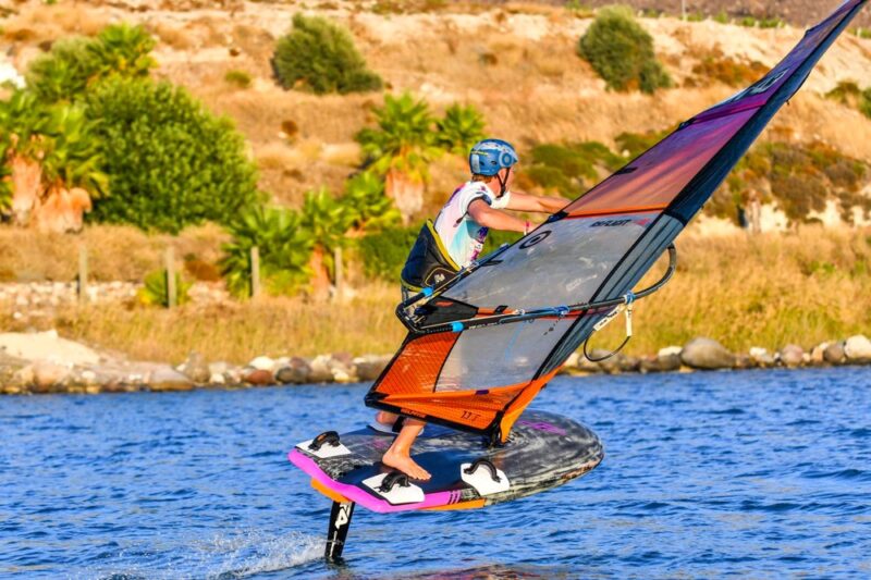 Çeşme Belediyesi ev sahipliğinde Çağla Kubat Windsurf Akademi tarafından düzenlenen
