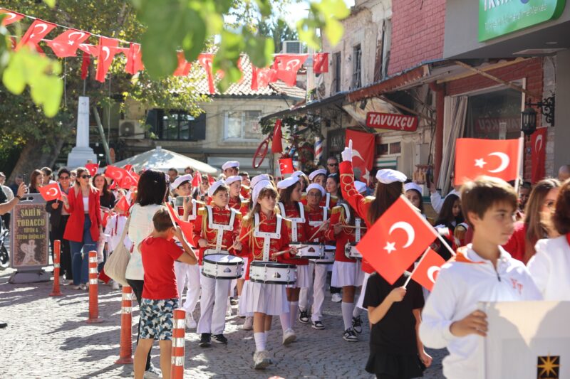Urla’da 29 Ekim Cumhuriyet Bayramı, gün boyu süren etkinliklerle büyük