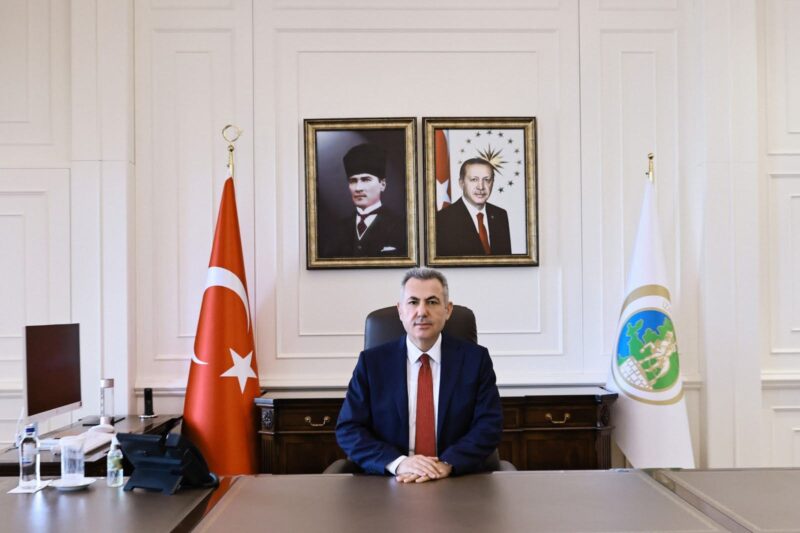 İzmir Valiliği, Cumhuriyetimizin 102. yıl dönümünü büyük bir coşku ve