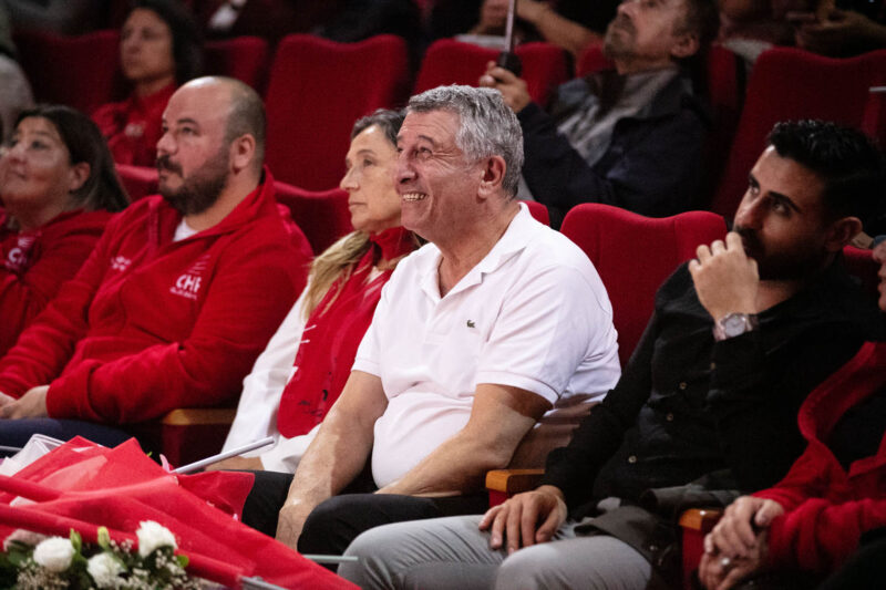 ‘Onurlu bir halkın küllerinden yeniden doğuşunun yıldönümü’
Güzelbahçe’de Cumhuriyet’in 102’inci yılı