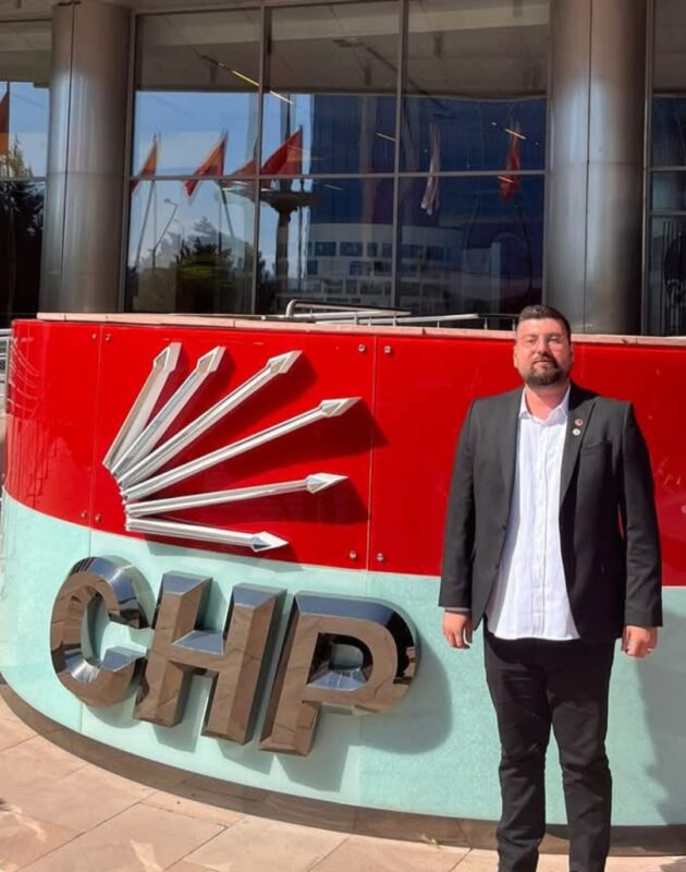 Cumhuriyet Halk Partisi Çiğli İlçe Gençlik Kolları
başkan Can Özdemir ve