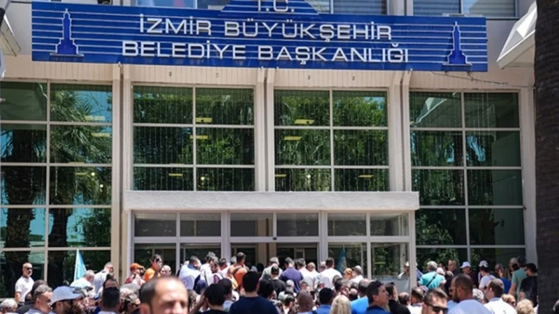 İzmir Büyükşehir Belediyesi’nin şirketlerinden İZFAŞ’ta çalışan 40 işçinin sözleşmesinin fesh