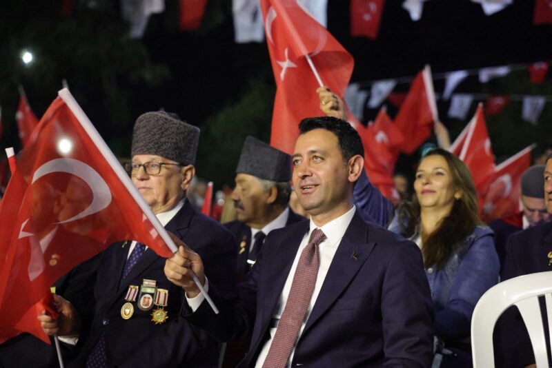 Bayraklı’da 29 Ekim Cumhuriyet Bayramı’nın 102. yılı, kortej yürüyüşü ve