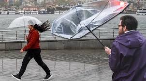 Meteoroloji Genel Müdürlüğü, Batı Karadeniz’in doğusunda fırtına uyarısı yaptı.