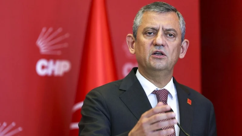 Ekrem İmamoğlu'na yönelik "casusluk" suçlamasına tepki gösteren CHP lideri Özgür
